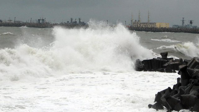 Furtună puternică în Constanța. Porturile maritime au fost închise