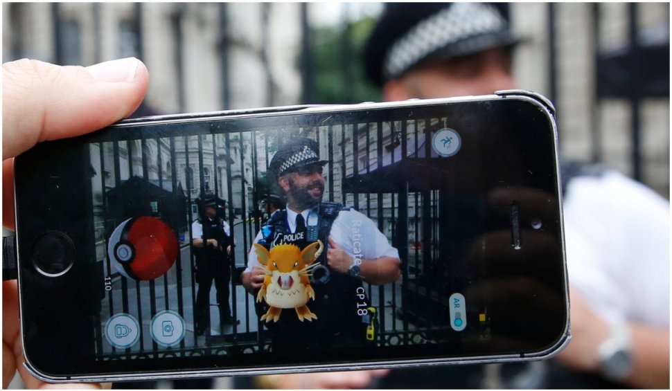 Doi polițiști, concediați după ce nu au intervenit la un jaf pentru că jucau Pokémon Go, în Los Angeles