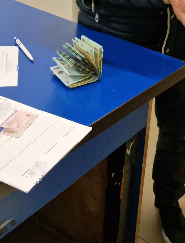 Şofer băut, prins în flagrant în timp ce mituia poliţiştii din Craiova ca să scape nepedepsit. Reacţia Europol 745021