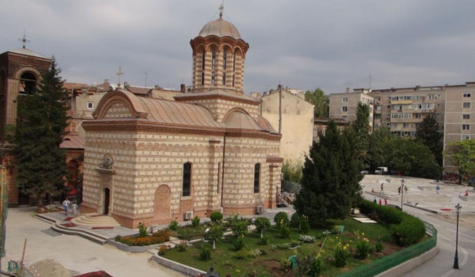 Ritualul celor 9 marți la Biserica Sfântul Anton din Bucureşti. Aici se află o icoană făcătoare de minuni pictată de Arsenie Boca 745170