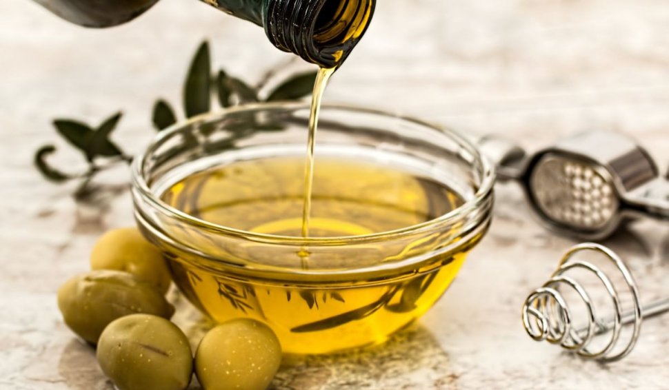 De ce este mai bun uleiul de măsline ca cel de floarea-soarelui şi cum îl alegem pe cel de calitate. Cinci ponturi utile