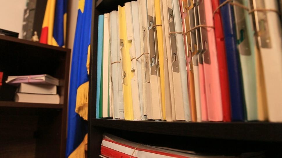 Situație absurdă la Casa de Pensii București. Oamenilor le sunt cerute documente emise tot de Casa de Pensii 745191