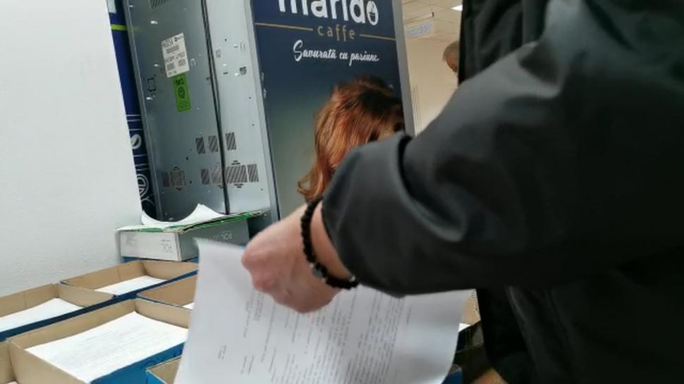 Situație absurdă la Casa de Pensii București. Oamenilor le sunt cerute documente emise tot de Casa de Pensii 745192