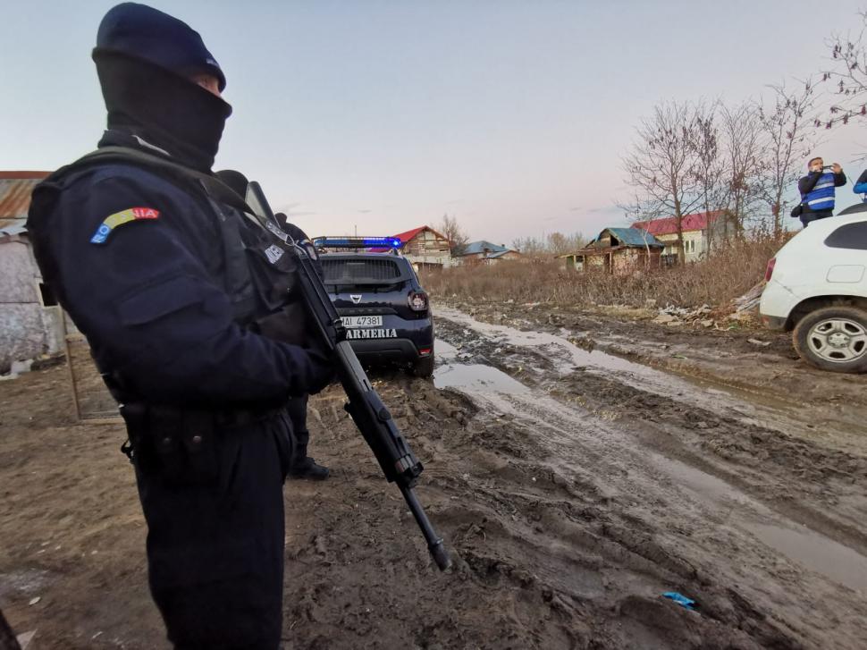 Acțiune în forță a polițiștilor la interlopii din Bolintin-Vale 745577
