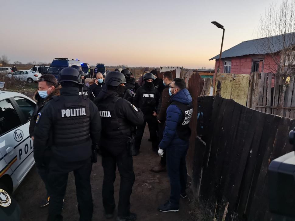 Acțiune în forță a polițiștilor la interlopii din Bolintin-Vale 745579
