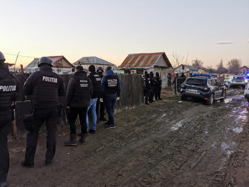 Acțiune în forță a polițiștilor la interlopii din Bolintin-Vale 745582