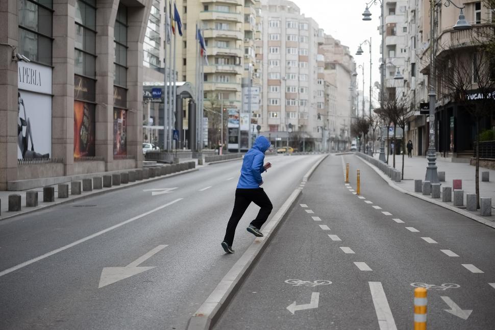 Atenție la pistele de biciclete neomologate. Pe unde pot circula bicicliștii și trotinetiștii fără sancțiuni? Traseele autorizate din Capitală 745472
