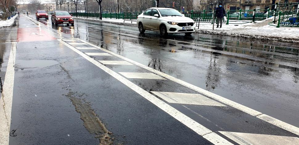 Atenție la pistele de biciclete neomologate. Pe unde pot circula bicicliștii și trotinetiștii fără sancțiuni? Traseele autorizate din Capitală 745475