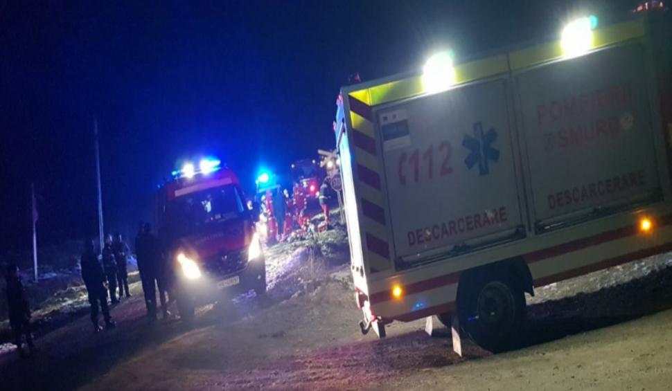 Doi copii au murit după ce o mașină a fost lovită de tren în Bistrița-Năsăud. S-a activat Planul Roșu de Intervenție