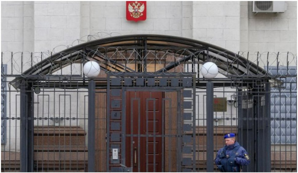 Rusia evacuează personalul ambasadei din Ucraina