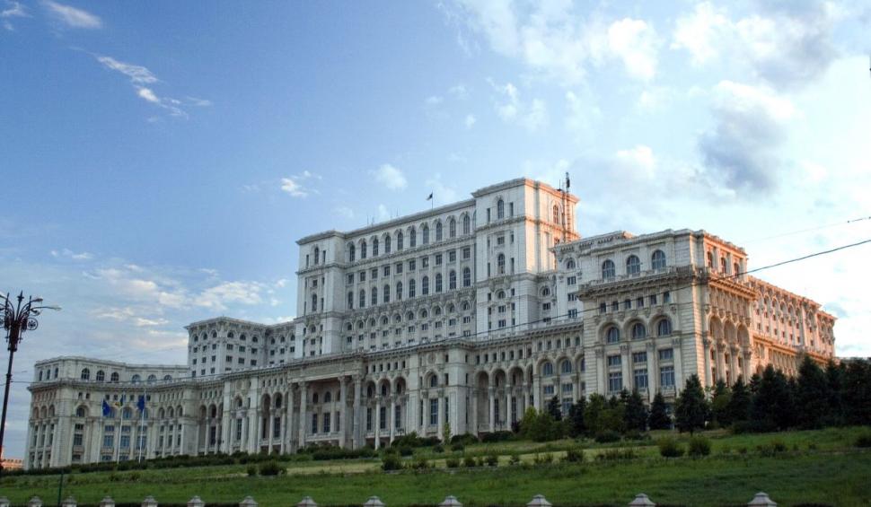 Casa Poporului a primit factura la curent. Cât plătesc parlamentarii pentru energia electrică 746189