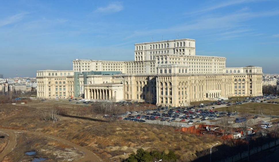 Casa Poporului a primit factura la curent. Cât plătesc parlamentarii pentru energia electrică 746192
