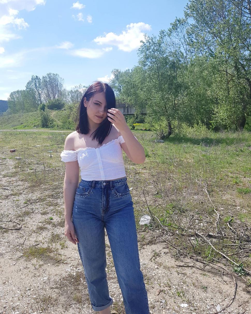 Filmul tragediei în care o tânără poliţistă s-a împuşcat în baia gării din Strehaia 746268