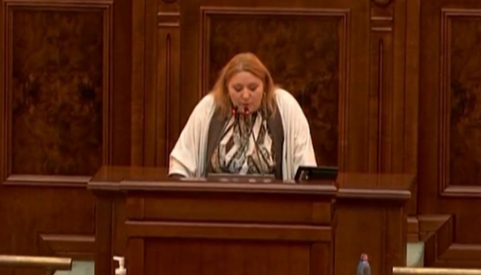 Diana Șoșoacă, anchetată de procurori pentru că a forțat ușa Senatului