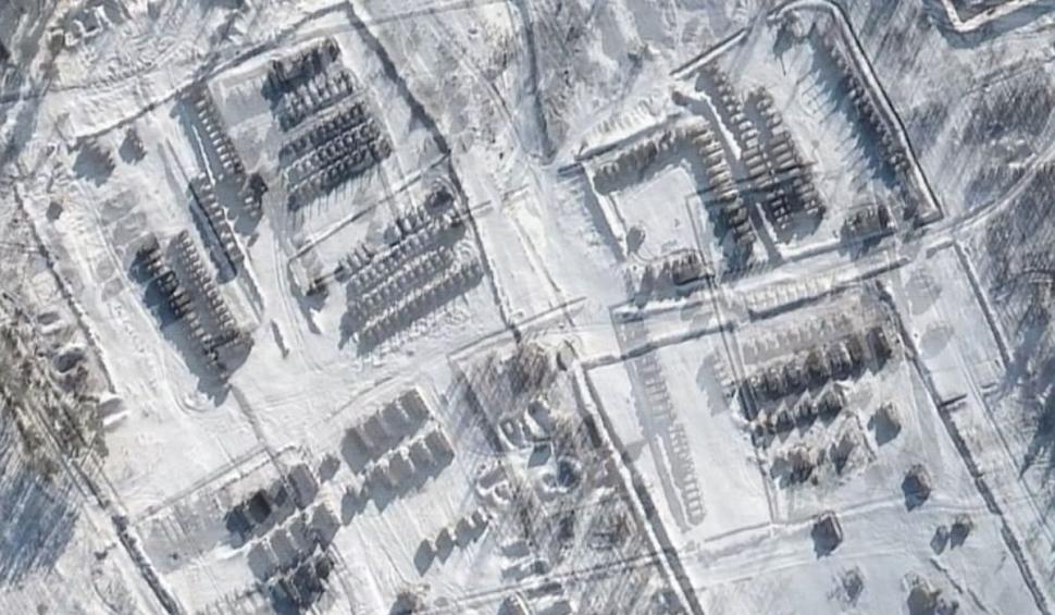 Joe Biden, despre riscul ca vecinii din NATO ai Ucrainei să fie atrași într-un război cu Rusia. Noi imagini din satelit cu trupele Moscovei 746380