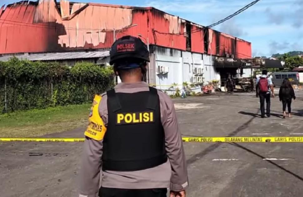 Cel puțin 19 oameni au murit într-un bar de karaoke căruia i s-a dat foc, în Indonezia 747093