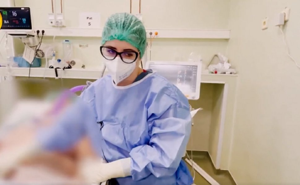 O femeie din Timişoara care a stat intubată peste două luni cu COVID-19 a născut o fetiță sănătoasă