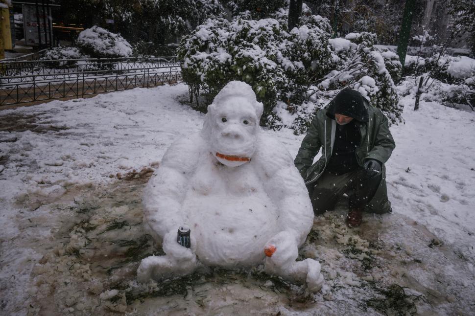 Iarnă extremă în Grecia și Turcia. O tornadă uriașă, filmată în insula greacă Andros 747150