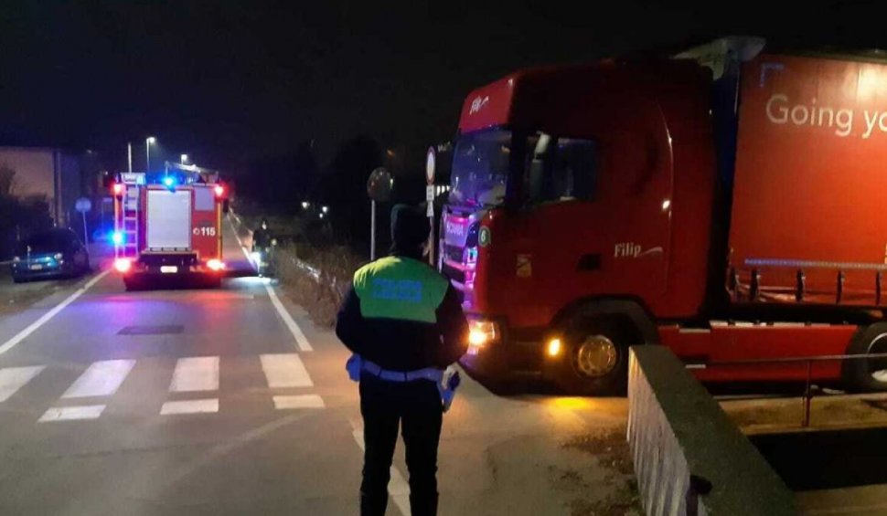 Un şofer român de TIR, trădat de navigaţie, a rămas blocat şi a sunat la numărul de urgenţă, în Italia