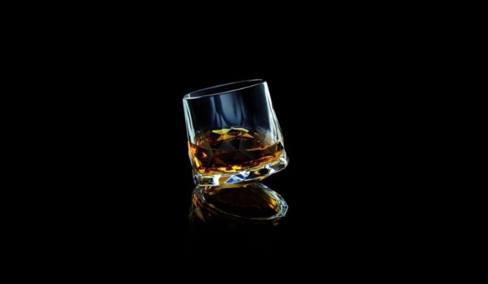 Totul despre whiskey și servirea acestuia