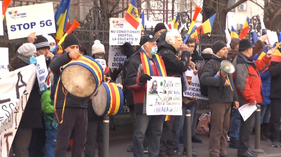 Protest în București: Vaccinul pentru copii a scos sute de oameni în stradă 747557