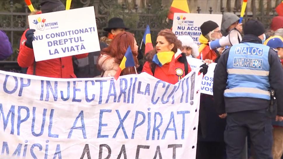Protest în București: Vaccinul pentru copii a scos sute de oameni în stradă 747558