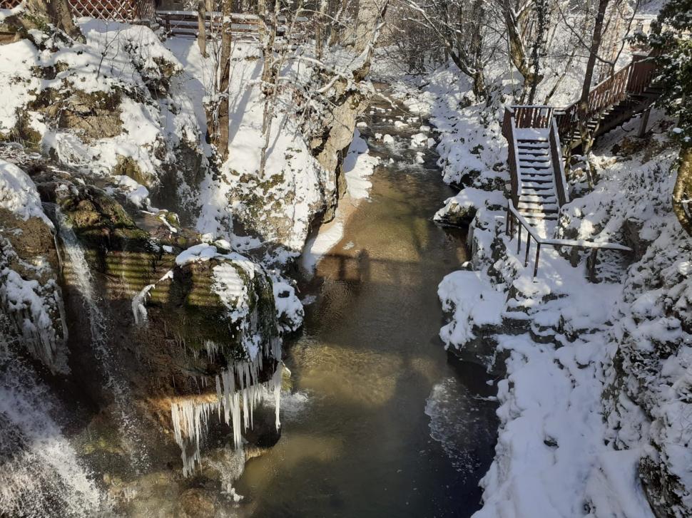Imagini de poveste surprinse la Cascada Bigăr şi Cârşa: "Este o priveliște minunată și o oază de liniște" 747822