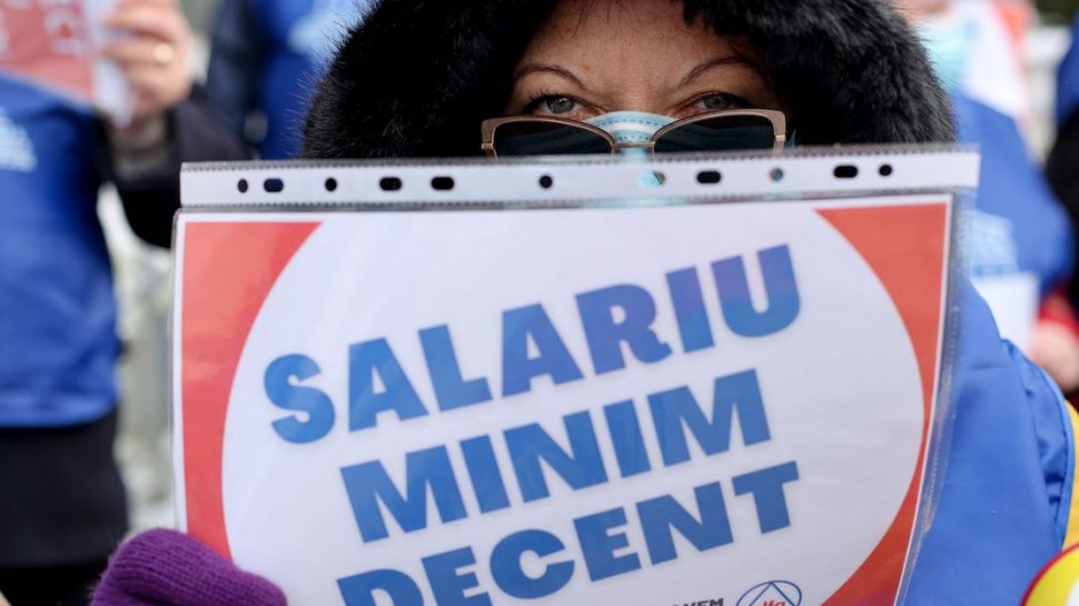 România are al treilea cel mai mic salariu minim din UE