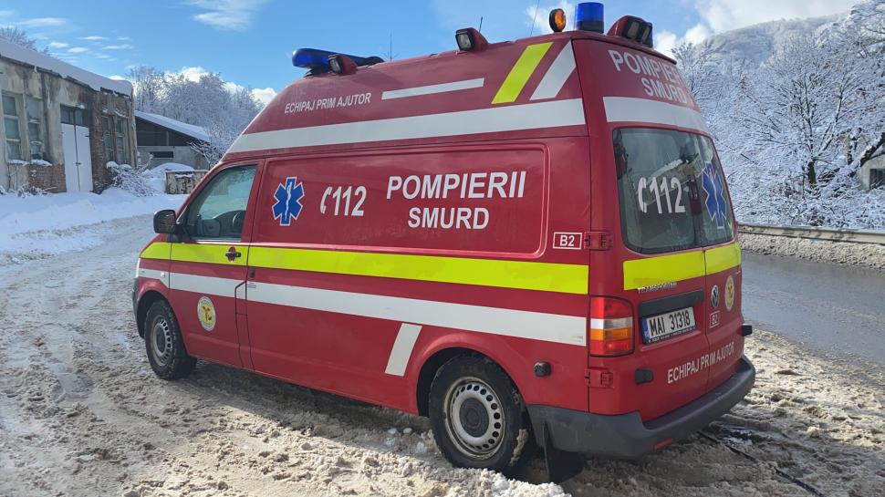 Incendiu într-un autocar plin cu copii! Pompierii și localnicii au intervenit imediat pentru stingerea focului 747898