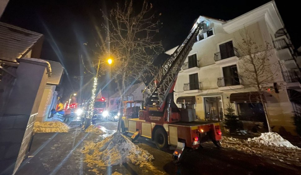 Incendiu la un hotel din Râșnov în care se aflau 60 de turiști