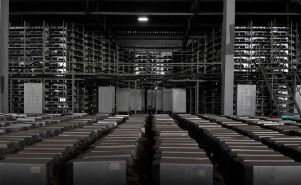 Misterele minei de criptomonede din Kazahstan. "Când vin la muncă, aud sunetul banilor!" 748079