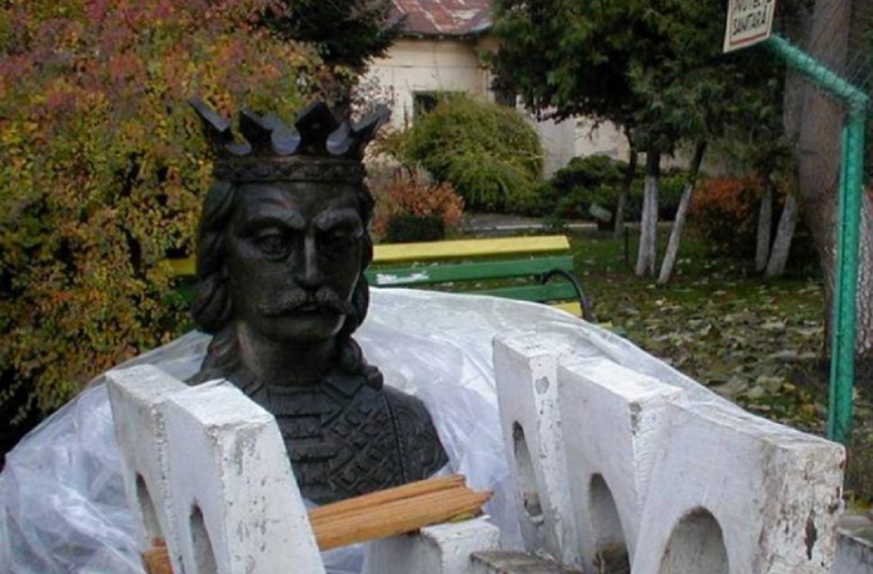 Statuia lui Ștefan cel Mare a fost furată. Lucrarea de bronz are 1,5 tone 