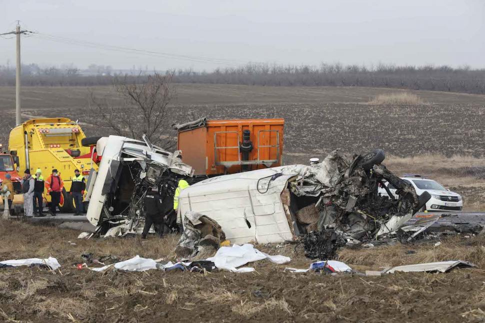 Cine erau cei doi şoferi care au murit în cel mai grav accident din ultimii ani. Unul era tatăl a doi copii, celălalt avea 30 ani 748259