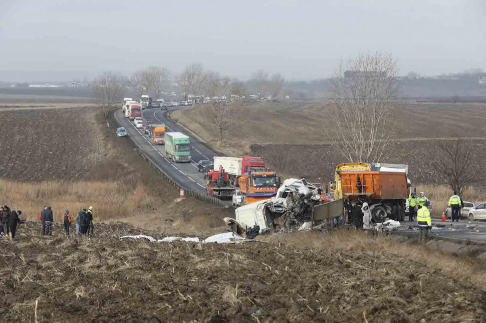 Cine erau cei doi şoferi care au murit în cel mai grav accident din ultimii ani. Unul era tatăl a doi copii, celălalt avea 30 ani 748261