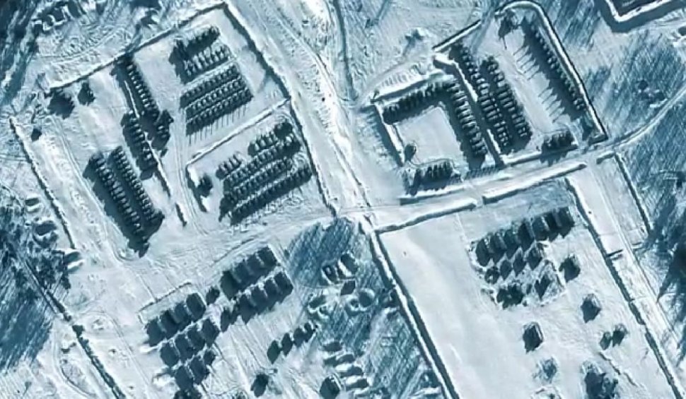 Trupele amplasate de Rusia în jurul Ucrainei, fotografiate din satelit. Tiruri de artilerie la 50 km de granița comună