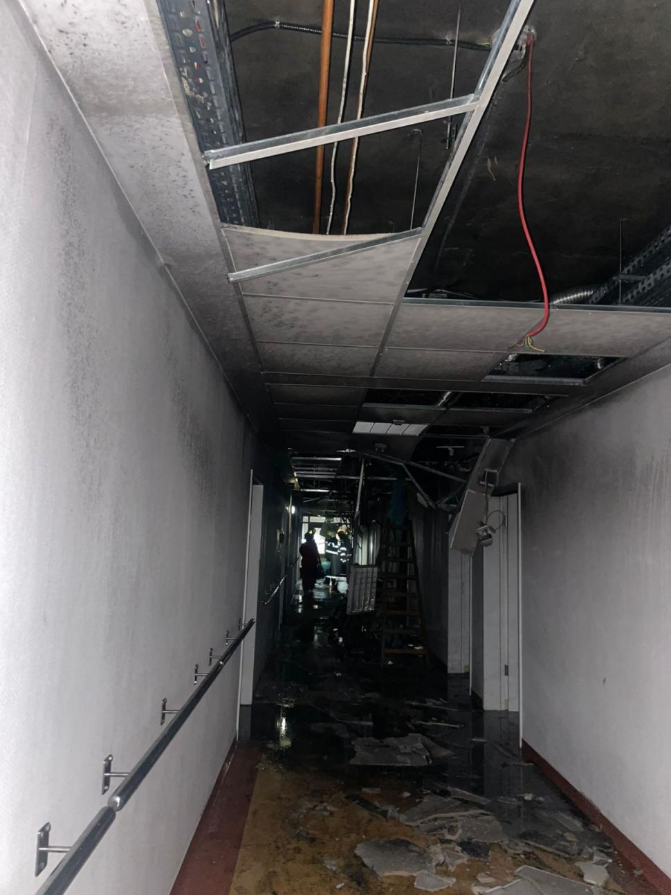 Primele imagini din interiorul Spitalului Suceava care a luat foc noaptea trecută 748684