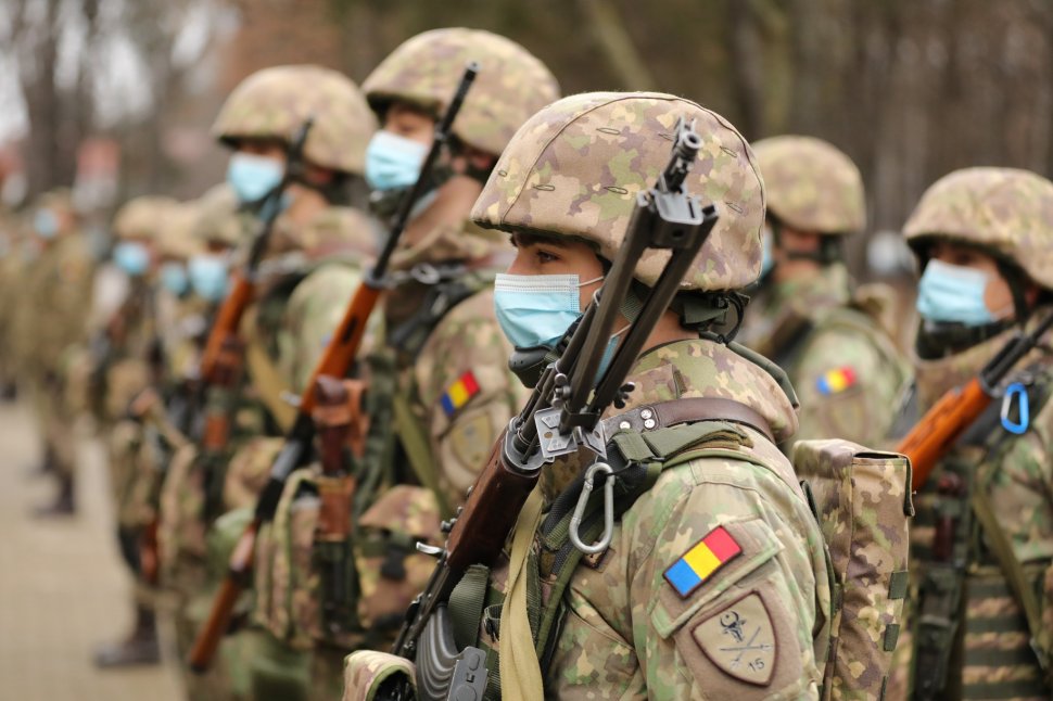 Tinerii din România ar putea face, din nou, armata. Vasile Dîncu: "Avem nevoie de soldați"
