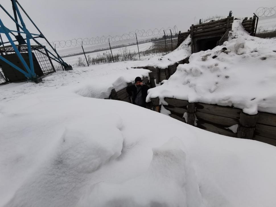 Cristi Popovici, jurnalist Antena 3, transmisiune din tranşee. Cum arată gardul de 100 de km de la granița Ucrainei cu Rusia 748836