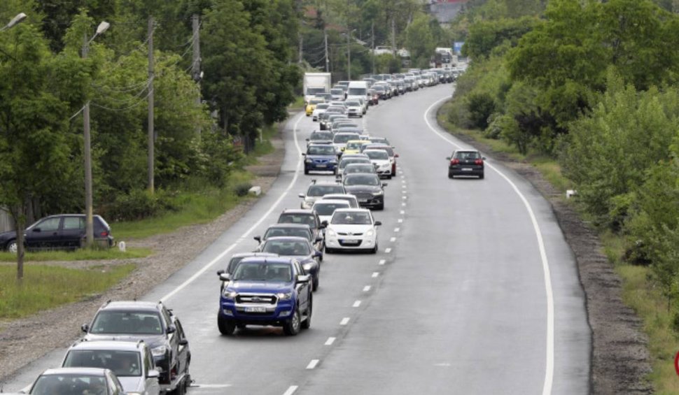 Reducerea lățimii benzii de circulație, pe unele sectoare de drum național, analizată de Ministerul Transporturilor