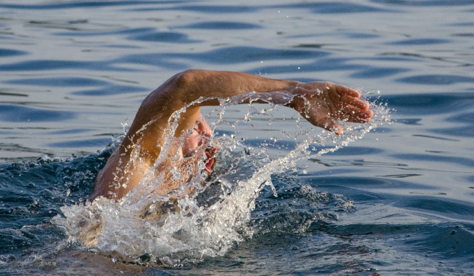 Povestea primului român care a câştigat titlul "Performanţa anului 2021" la înot în apele deschise: "Prin credinţă totul este posibil"