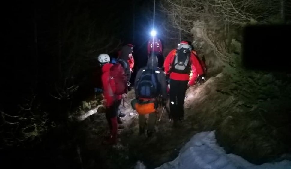 Strigăte de disperare în zona unei peșteri din Caraş Severin. Salvamontiştii: "E foarte frig, întuneric și se anunță o intervenție extrem de dificilă"