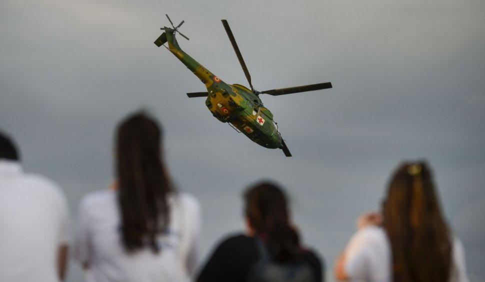 Exerciţiu militar spectaculos la Mihail Kogălniceanu cu elicoptere IAR 330 Puma şi avioane Eurofighter Typhoon