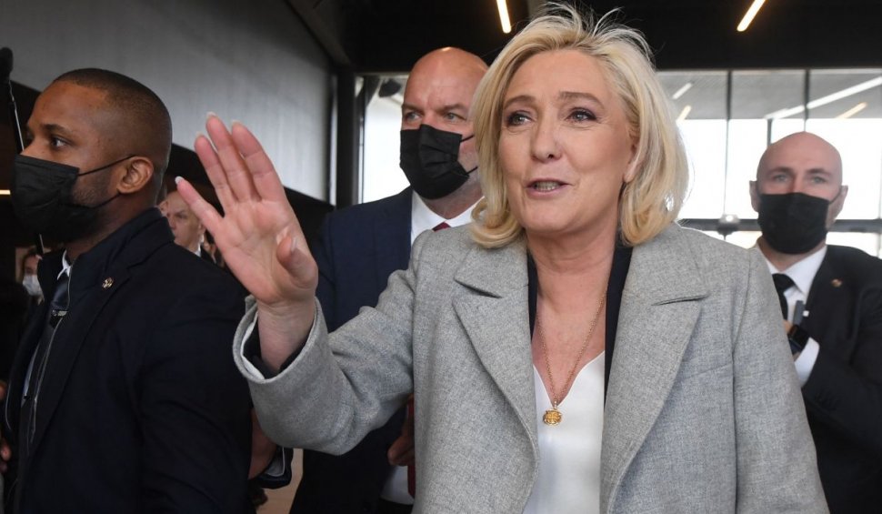 Marine Le Pen a anunţat că va scoate Franţa din NATO dacă va câştiga alegerile prezidenţiale