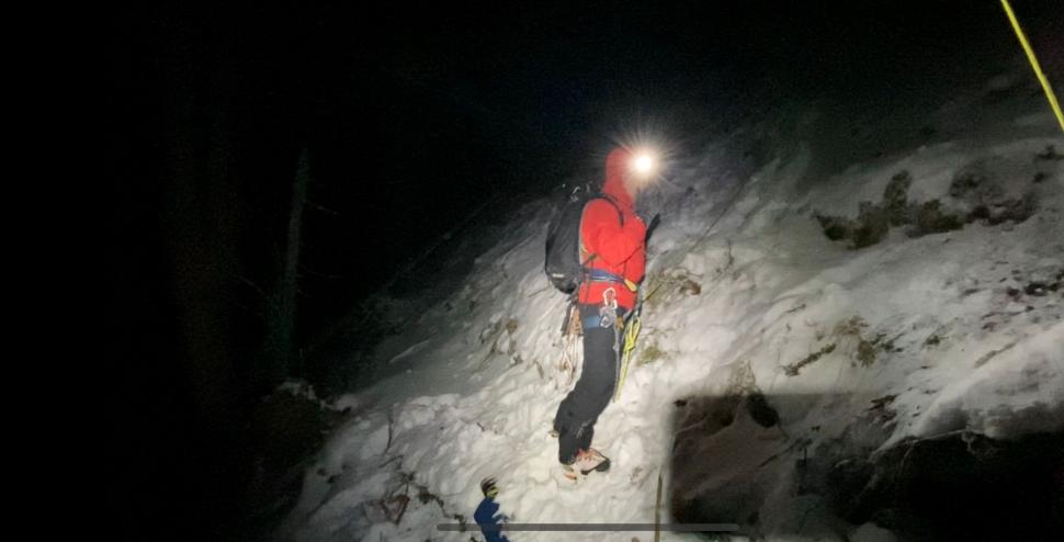 Salvamont, intervenţie de urgenţă pe creasta Giumalău din Suceava. O turistă este blocată de două ore 749326