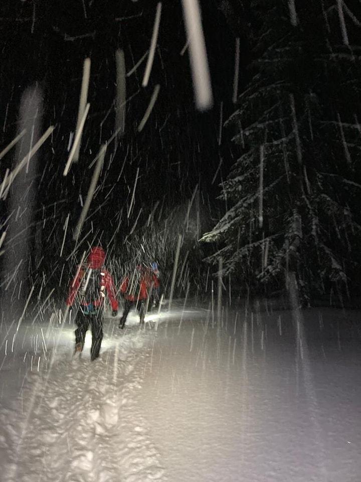 Salvamont, intervenţie de urgenţă pe creasta Giumalău din Suceava. O turistă este blocată de două ore 749327