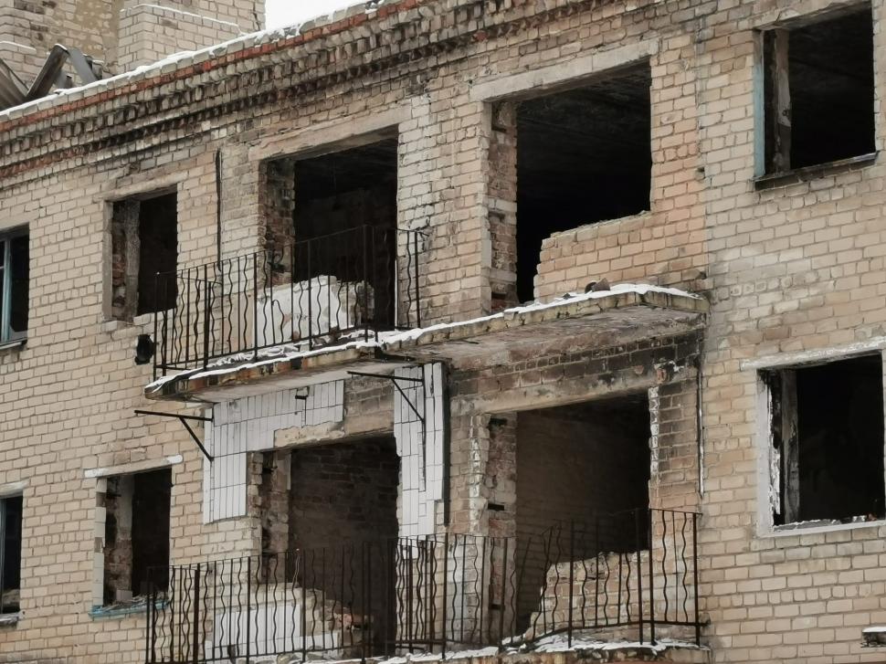 Antena 3, în direct de pe linia frontului | Mărturii cutremurătoare dintr-un oraş devastat de război: "Se trage încontinuu. De 8 ani stau fără geamuri în casă" 749550