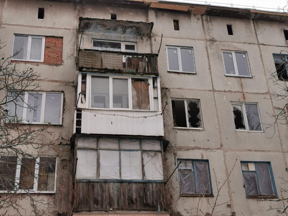 Antena 3, în direct de pe linia frontului | Mărturii cutremurătoare dintr-un oraş devastat de război: "Se trage încontinuu. De 8 ani stau fără geamuri în casă" 749551