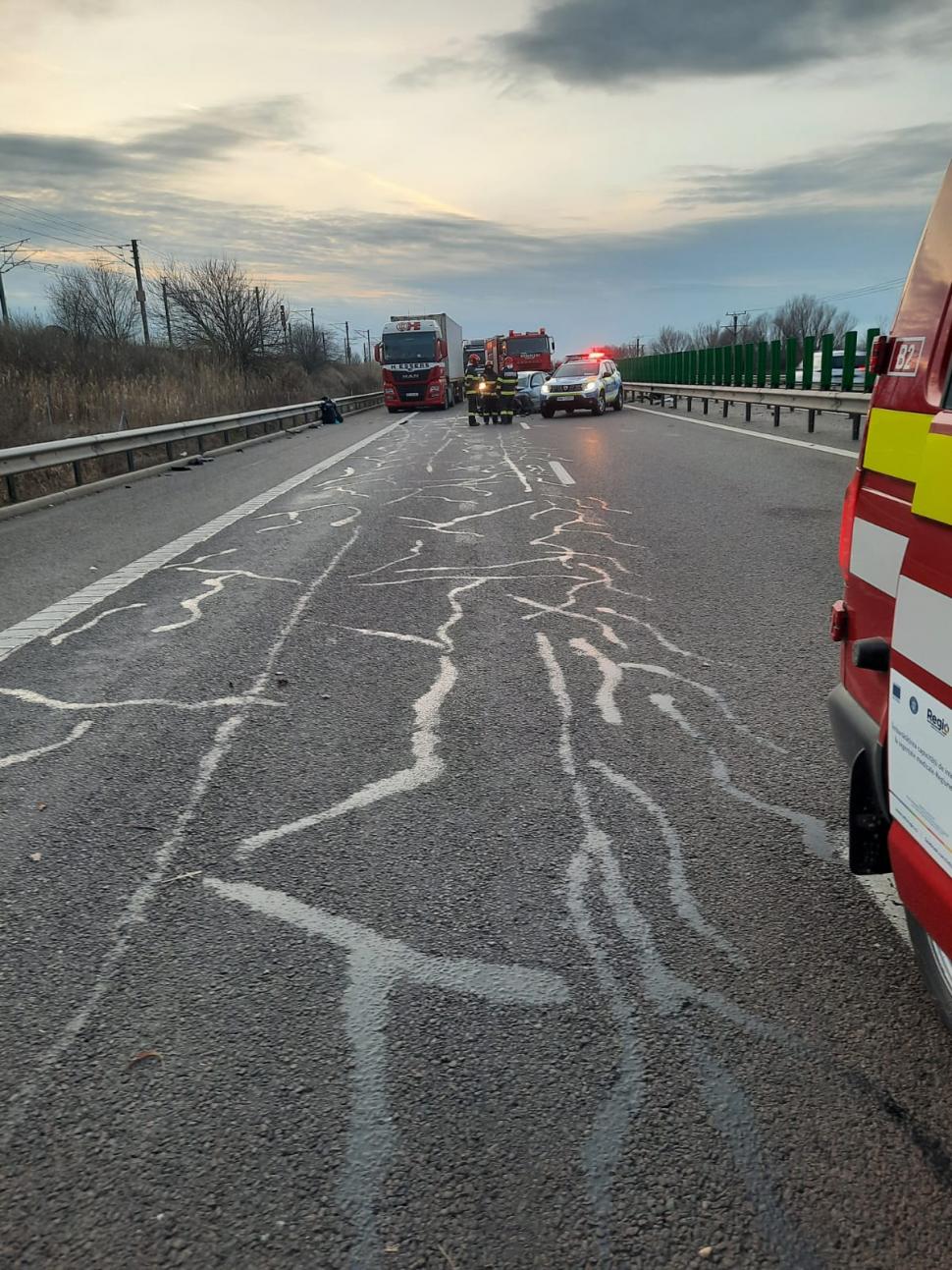 Trafic blocat pe A2 București-Constanța în urma unui accident. A fost solicitat elicopterul SMURD 749503