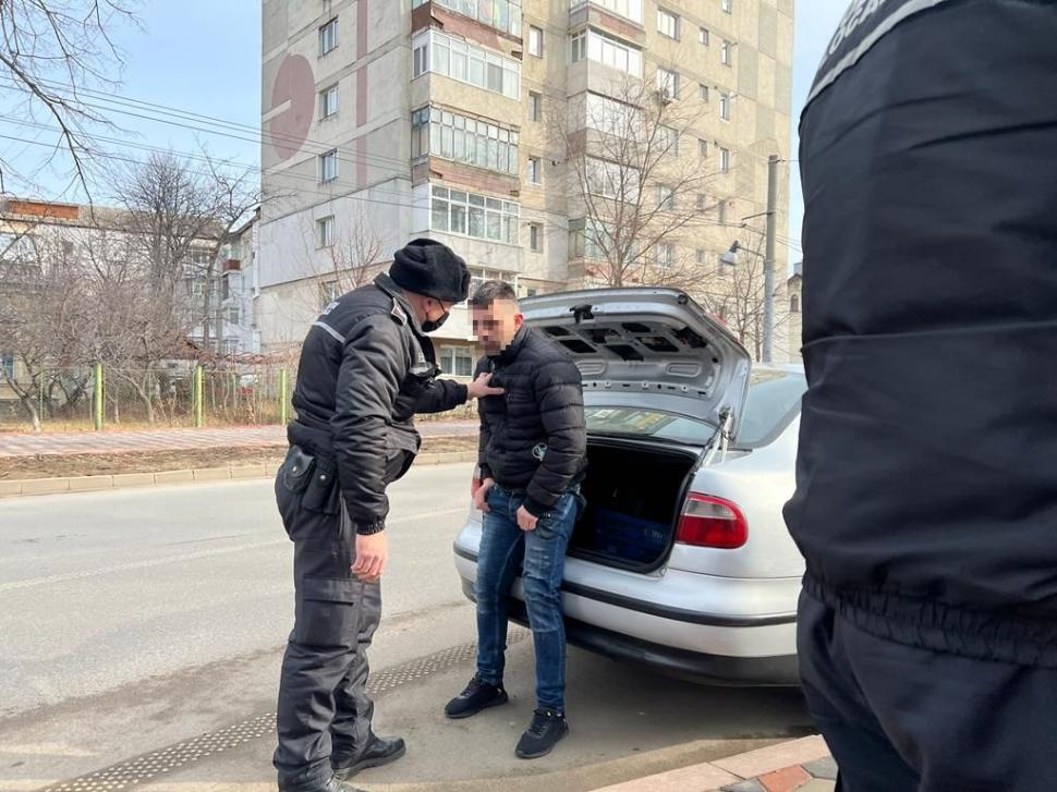 Surpriza vieţii pentru un botoşănean când a deschis portbagajul propriei maşini 749633