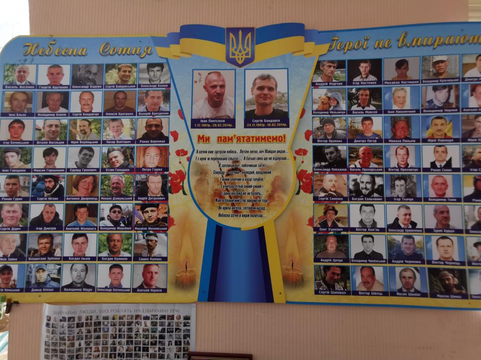 Antena 3, în direct de pe linia frontului | Bunicile războinice din Ucraina, sprijin pentru militarii care luptă cu separatiștii pro-ruşi: "Aici am copii, nepoţi, trebuie să-i apăr" 749826